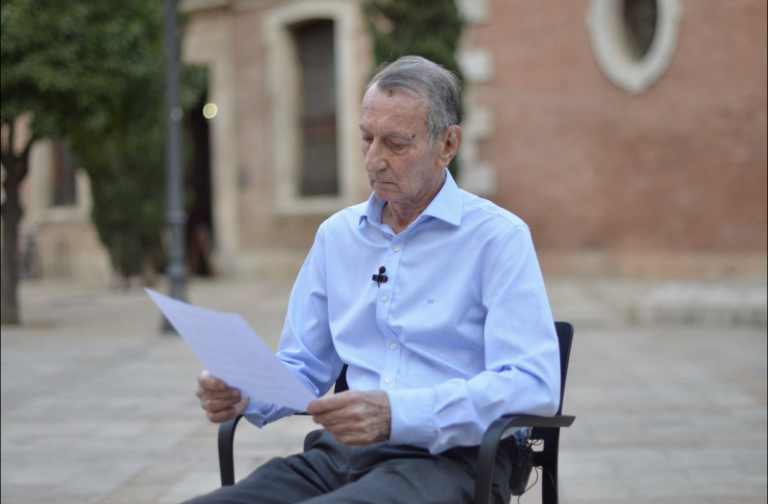 Rafael Ninyoles: ‘Os idiomas nin morren nin resucitan por disposicións legais’